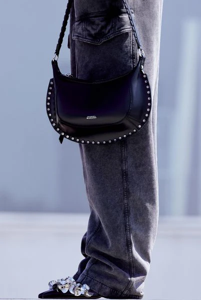 1001-oskan-moon-bag-13.webp Oskan Moon Bag