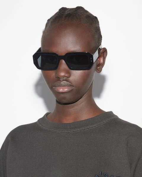 1968-lizzy-sunglasses-5.webp LIZZY Sunglasses