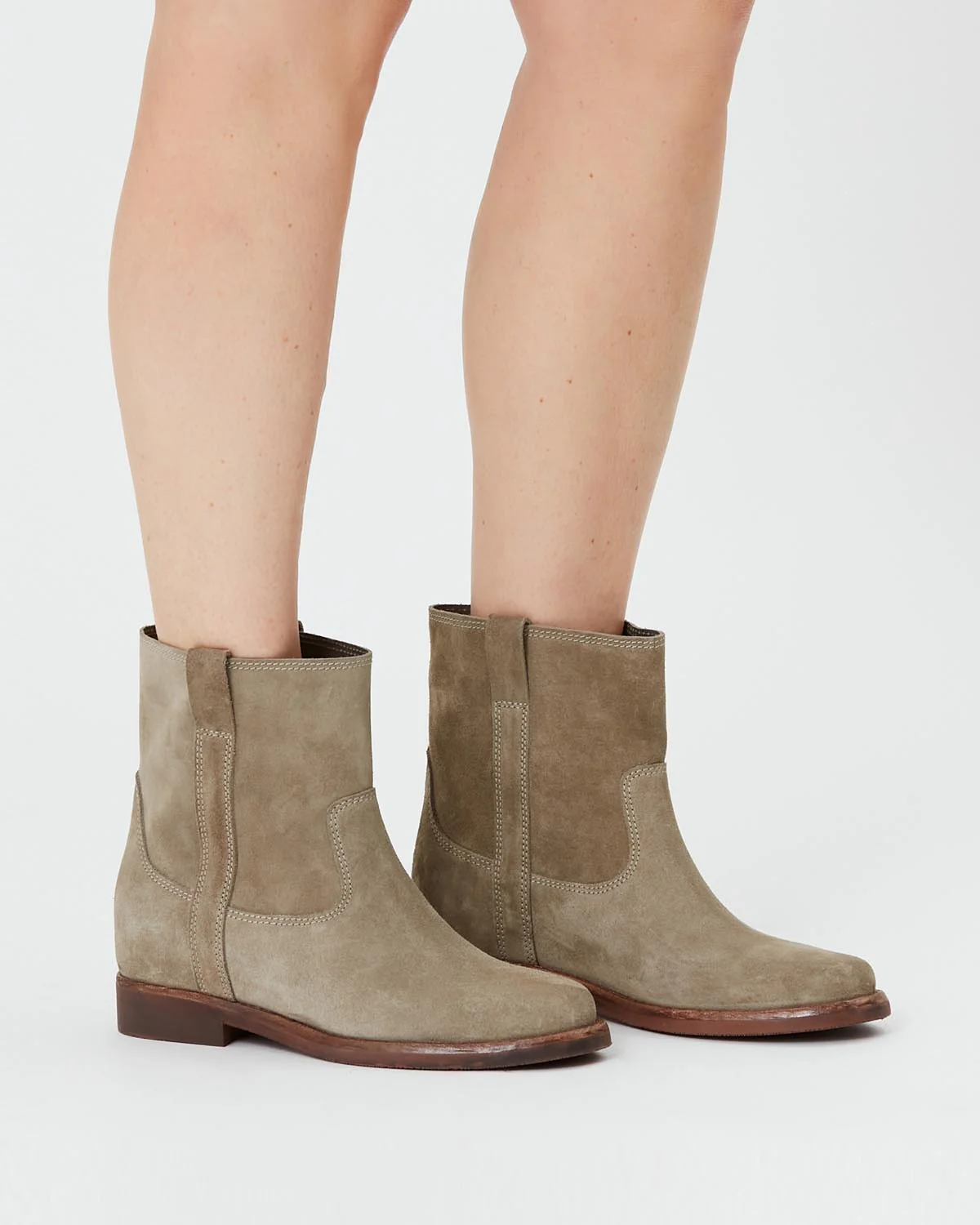 9923-susee-low-boots-5.webp Susee Low Boots